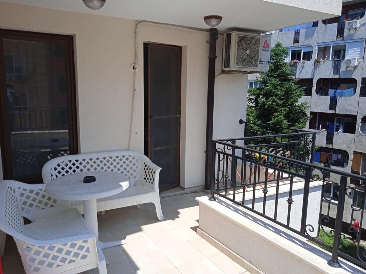 Flora Beach Apartaments Burgas Exterior photo