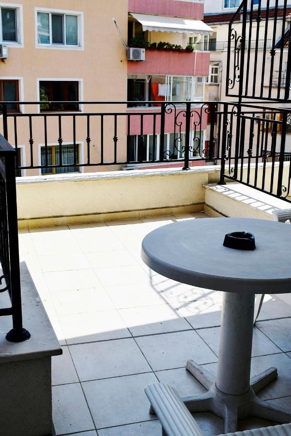 Flora Beach Apartaments Burgas Exterior photo