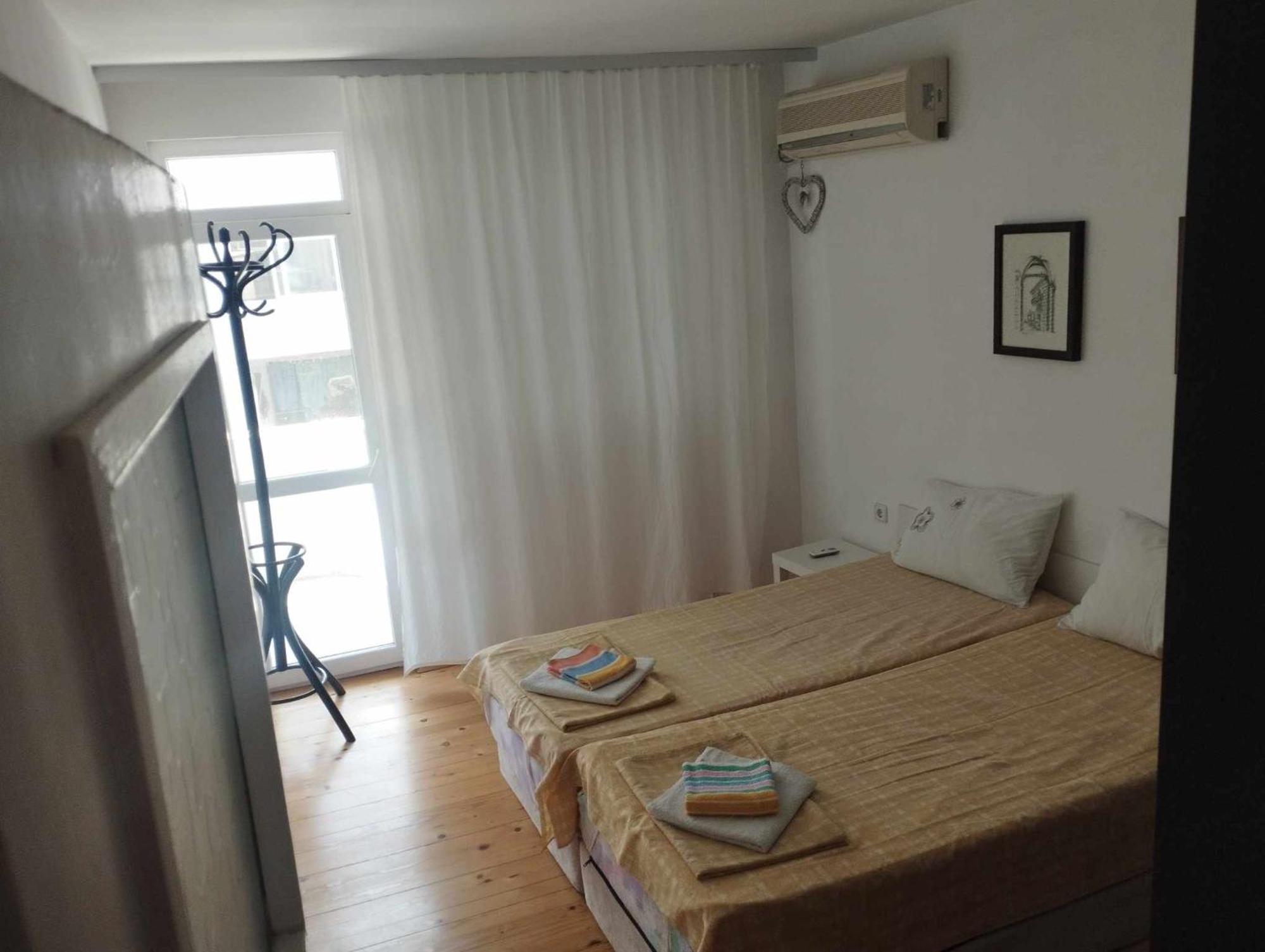 Flora Beach Apartaments Burgas Exterior photo