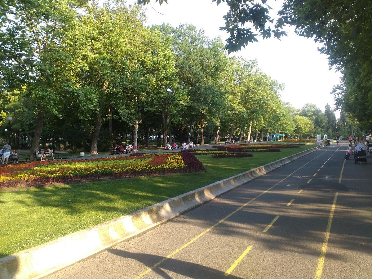 Flora Beach Apartaments Burgas Exterior photo